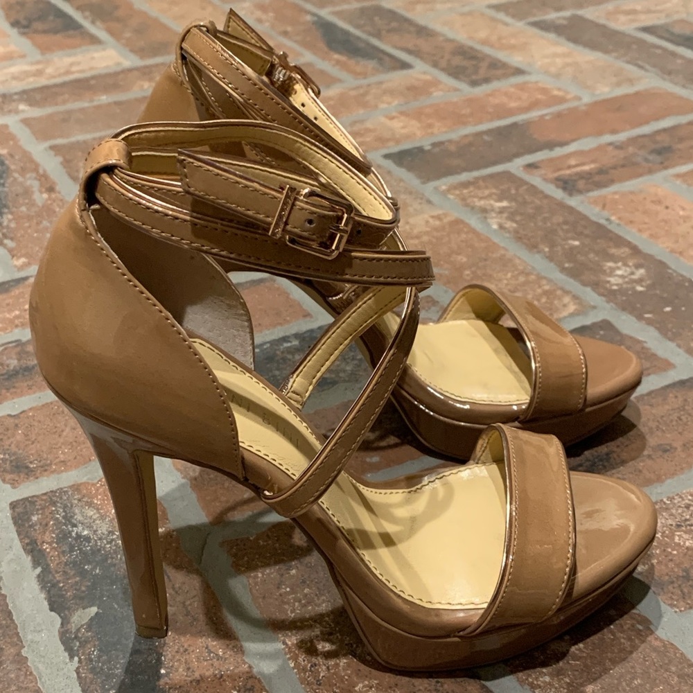 Gianni Bini nude strappy heels